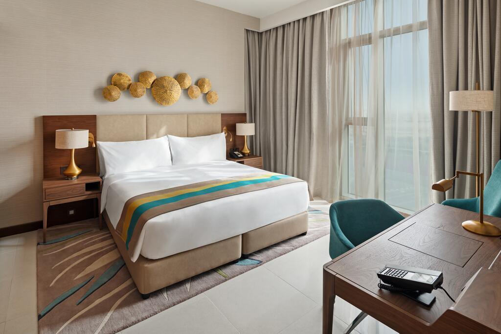 Holiday Inn Dubai Al-Maktoum Airport, An Ihg Hotel Экстерьер фото